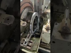 円筒型ローラーベアリングの外径を清掃する