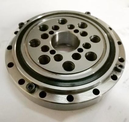 クロスタイプ スウィイングリングベアリング OD 725mm ID 525mm 開封